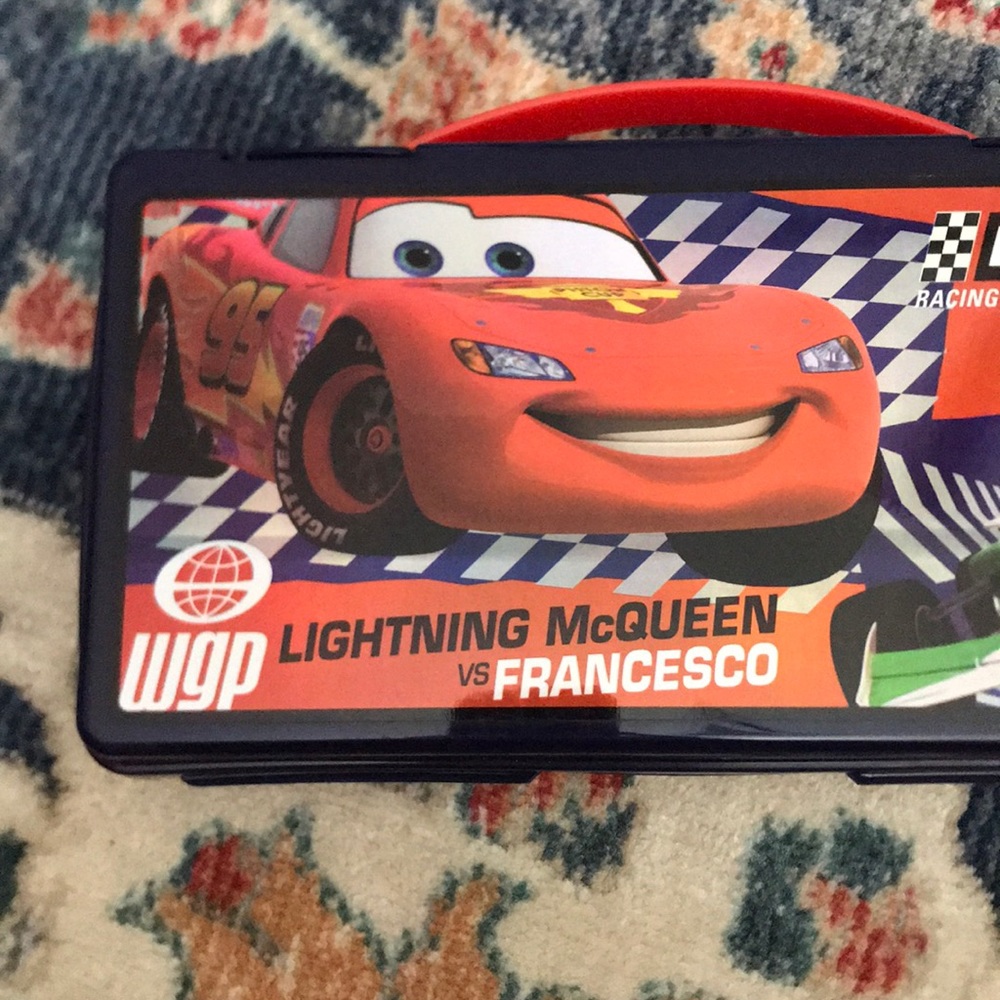 Disney Store Cars 2 Art Kit Case - Picture 2 of 10